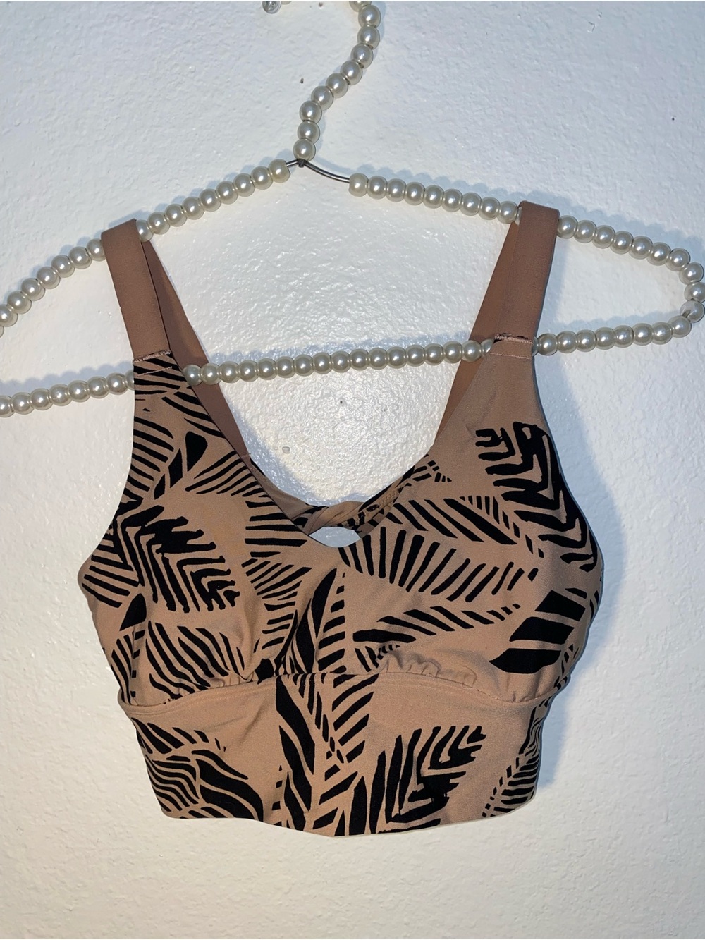 American eagle women’s size XS brown and black sports bra